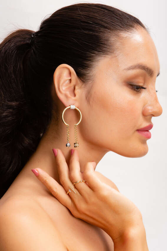 Mars Kuyumculuk'tan Zamanın Ötesinde Bir Dokunuş: 14 Ayar Altın Küpeler