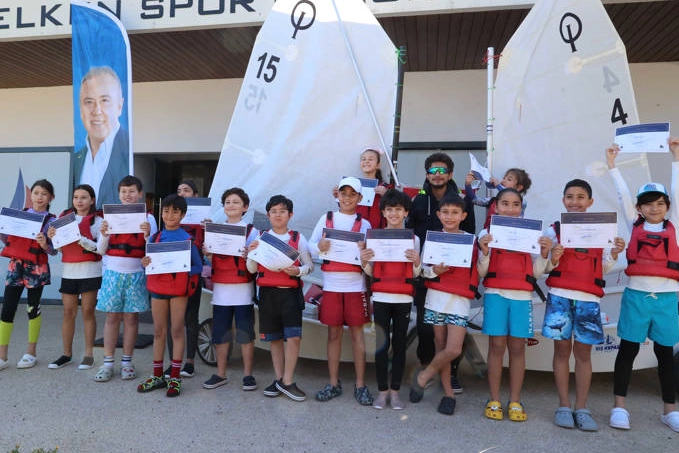 Antalya'da miniklerden yelkenciliğe ilk adım