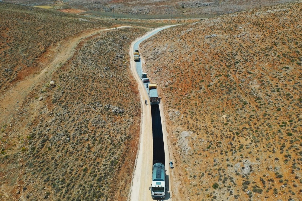 Malatya Büyükşehir'in yol mesaisi tam gaz
