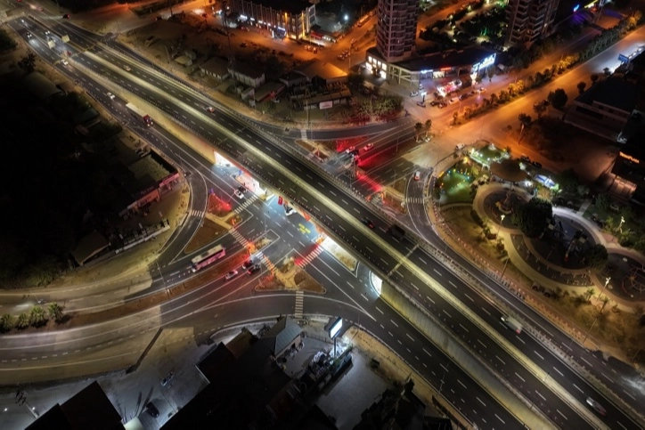 Adana Öğretmenler Bulvarı Otoban Bağlantısı Köprülü Kavşağı hizmette