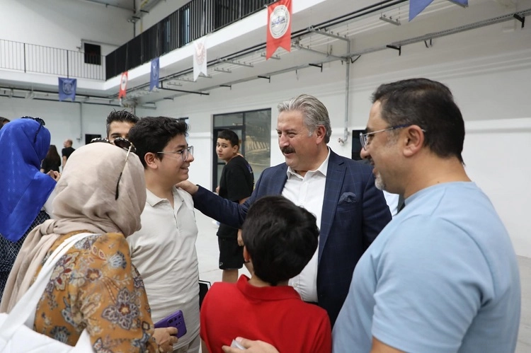 Mustafa Palancıoğlu Havacılık Lisesi'nin yeni öğrencileriyle tanıştı
