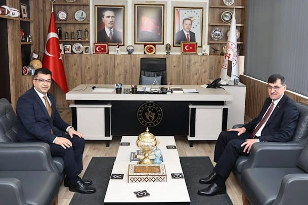 Kütahya'da Başkan Kahveci'den gençliğe ve spora destek