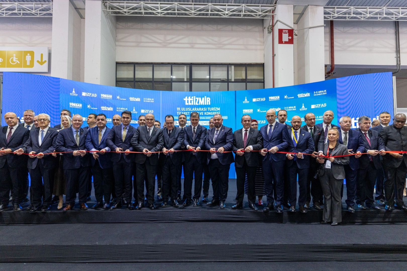 54 ülke ve 381 katılımcı İzmir'de Turizm Zirvesi'nde buluştu