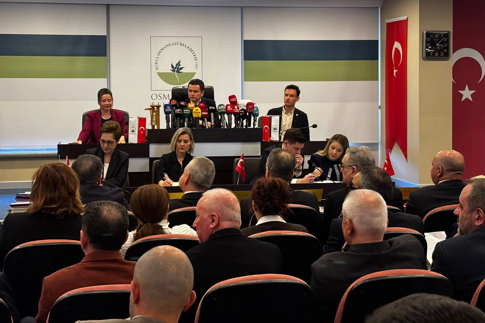 Bursa Osmangazi Meclisi'nde Tanju Özcan gerginliği!