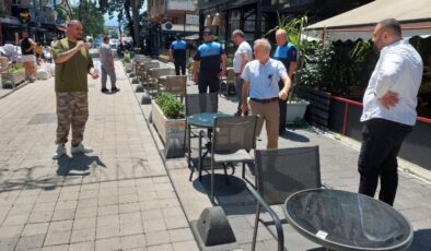 İzmit Zabıtası’ndan kaldırım işgali denetimi
