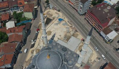 İzmit’te altı otopark, üstü meydan şekilleniyor