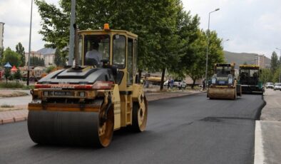 Kayseri Melikgazi asfalt çalışmalarını hızlandırdı