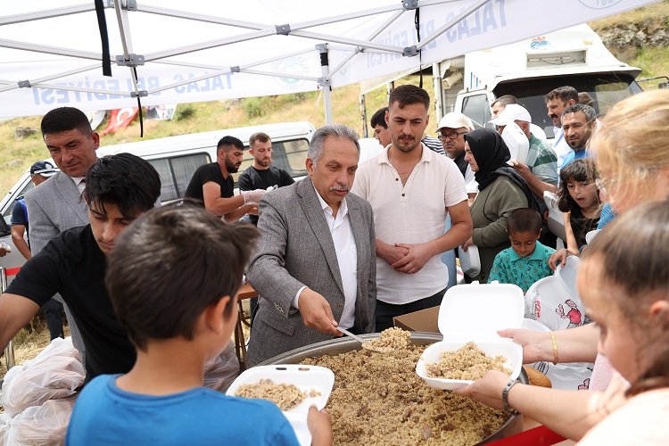 Geçtiğimiz hafta Çatakdere ve Başakpınar’da düzenlediği şenliklerle hemşehrileri bir araya