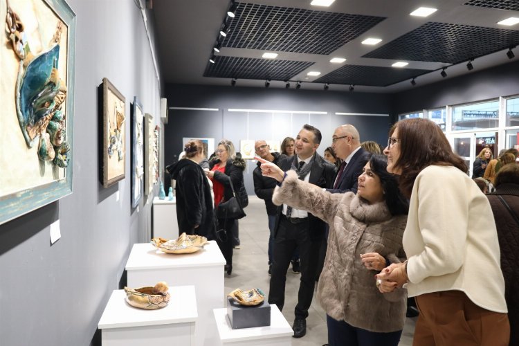 Nurhan Gündoğdu’nun ‘Sürdürülebilir Sanat’ adlı kişisel sergisi İzmit’te Nikomedia Sanat