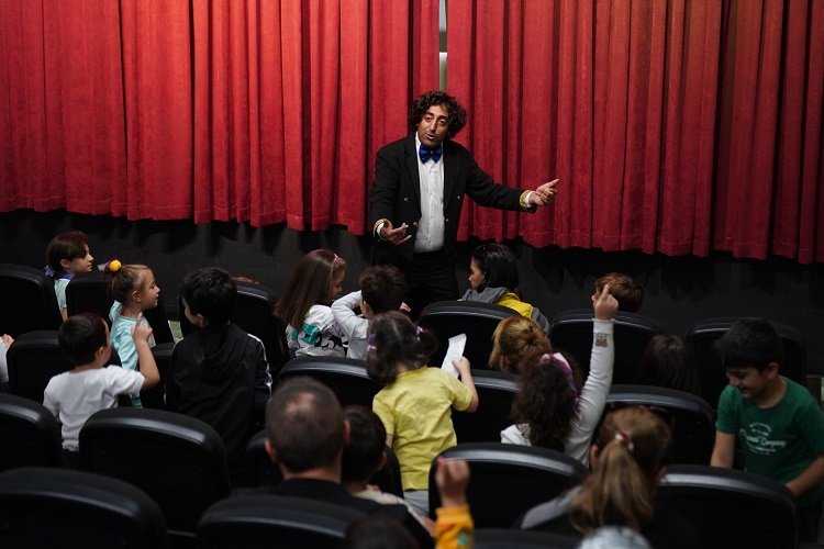 İstanbul Beylikdüzü Belediyesi’nin Ocak ayı kültür-sanat etkinlikleri kapsamında tiyatrodan konserlere