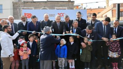 Talas Belediyesi’nin kırsal mahallelere yaptırdığı sosyal tesisler için seri açılışlar