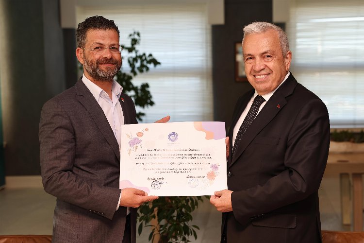 CHP Nilüfer İlçe Başkanı Özgür Şahin, ilçe yönetimiyle birlikte Nilüfer