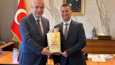 Yenimuhacır Belediye Başkanı Tamer Kıral, İSKİ’de düzenlenen Dijital Dönüşüm Projesi tanıtım