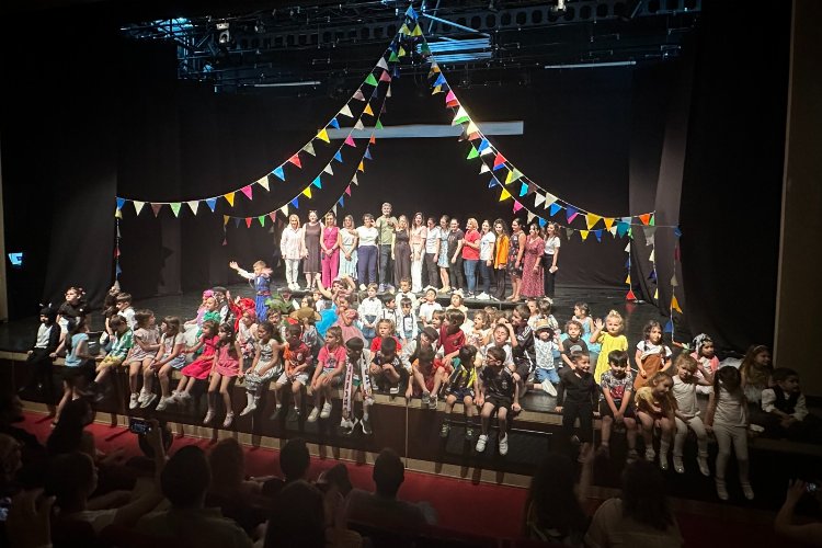 Nilüfer Belediyesi  kreşlerinde eğitim gören minikler, yıl sonu drama gösterileriyle