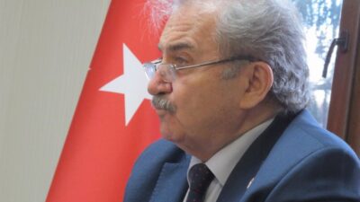 ATA Parti Genel Başkanı Namık Kemal Zeybek, bir televizyona konuk