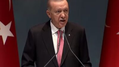 Cumhurbaşkanı Recep Tayyip Erdoğan, sosyal medya hesabından yaptığı paylaşımla, eski