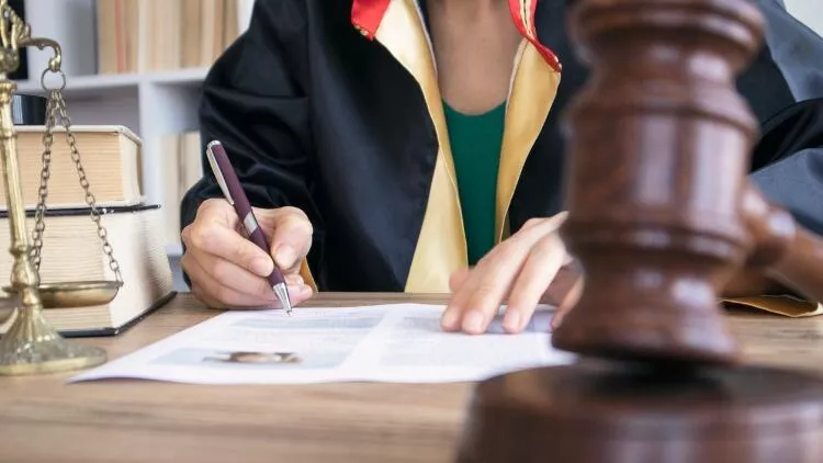 Bursa'da hukuki sorunlarla karşılaşmak, herkes için endişe verici olabilir. Özellikle