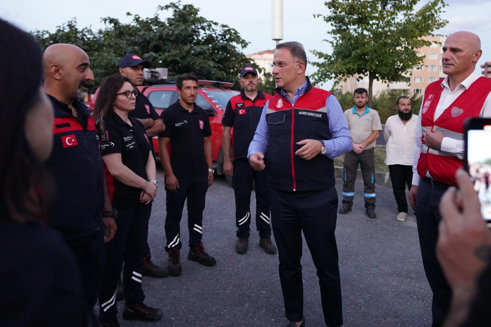 İstanbul Beylikdüzü Belediyesi “Nefes Arama Kurtarma” ekipleri, İzmir’deki yangına müdahaleye