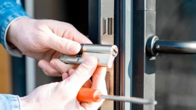 Çilingir hizmetleri, kapı kilitleriniz arızalandığında veya anahtarlarınızı kaybettiğinizde hayat kurtarıcı