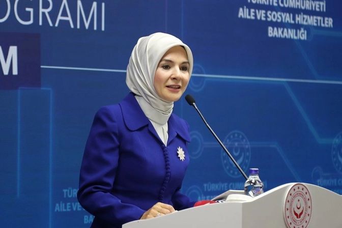Aile ve Sosyal Hizmetler Bakanı Mahinur Özdemir Göktaş, dijital çağda