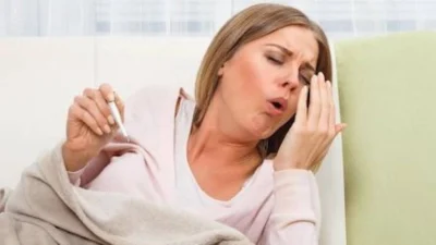 Ateş, halsizlik ve öksürük eşlik ediyorsa, zaman kaybetmeyin. Kulak, Burun