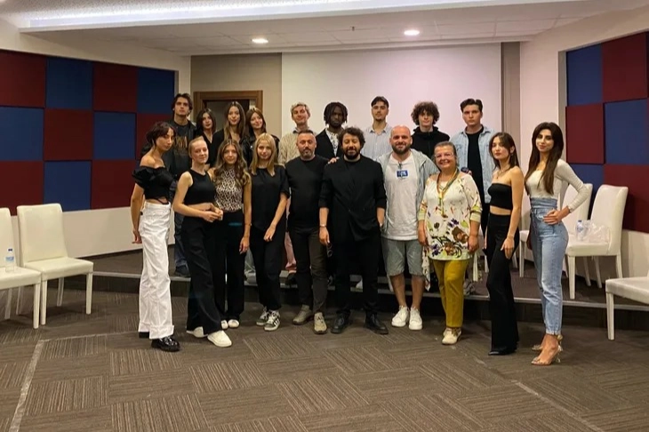 Osman Akar Ajans’tan Bursa’da başarılı Temel Modellik ve Fotomodellik Workshop