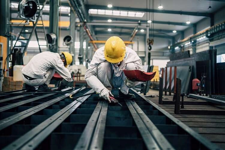 Ücretli çalışan sayısı yıllık yüzde 2,6 artarken; sanayi, inşaat ve