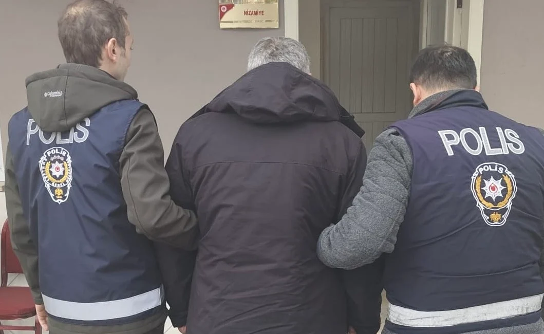 Bilecik’te izinsiz olarak define araştırmak suçundan aranan zanlı yakalandı. Pazaryeri