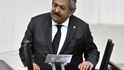 Üç milletvekilinin MHP’den istifa ettirilmesi ardından sosyal medya hesabından paylaşımda