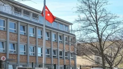 T.C. Berlin Büyükelçiliği tarafından yapılan açıklamada, saldırının Frankfurt Başkonsolosluğu, Frankfurt