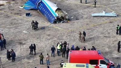 Azerbaycan’da, Azerbaycan Hava Yollarına (AZAL) ait yolcu uçağının Kazakistan’ın Aktau