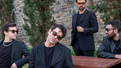 200 milyondan fazla dinlenme rakamlarına sahip başarılı rock grubu Kendimden