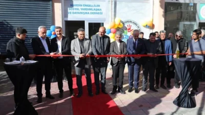 Mardin Engelliler Sosyal Yardımlaşma ve Dayanışma Derneği düzenlenen açılış töreni