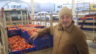 Muğla Büyükşehir Belediyesi, hâl esnafı ve üretici arasında köprü olarak