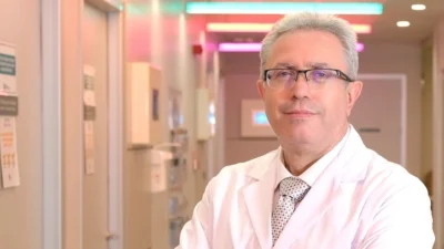 Tüberkülozun, genellikle akciğerleri etkileyen bulaşıcı bir hastalık olduğunu hatırlatan Gastroenteroloji