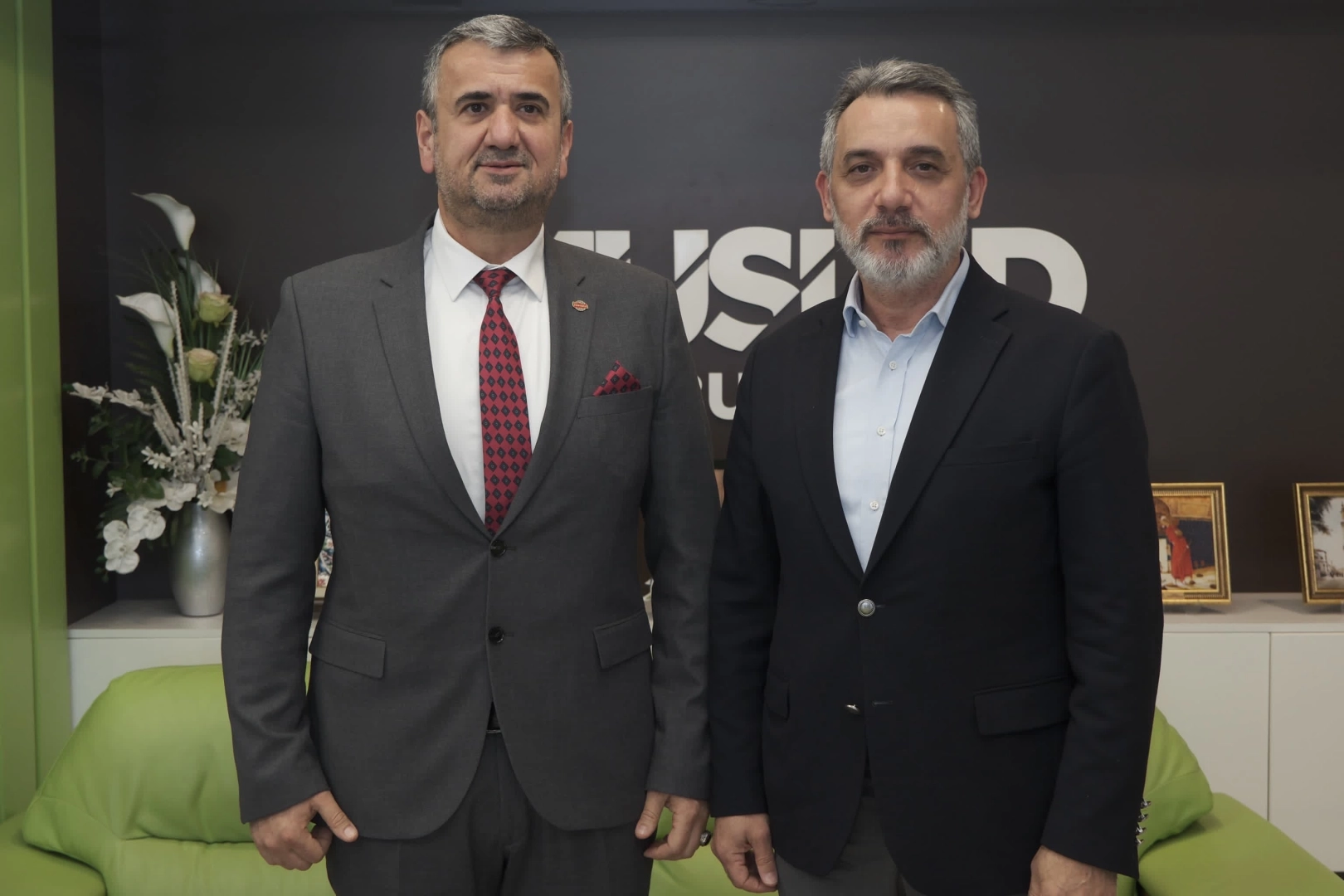 ANASİAD üyeleri, MÜSİAD Bursa Şubesi’ni ziyaret etti. Görüşmede iş dünyasının önünü