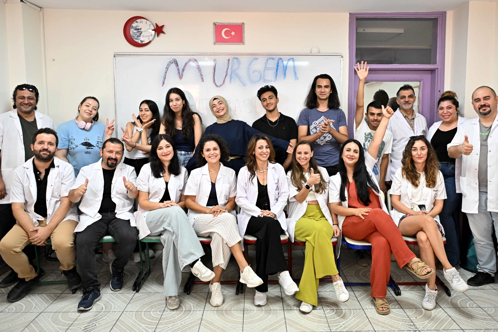 Muratpaşa Belediyesi’nin, gençleri üniversite sınavına hazırlayan Muratpaşa Gençlik Eğitim Merkezi’ne