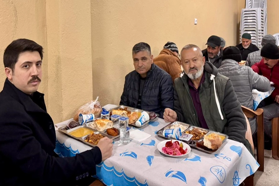 Bilecik’te Pazaryeri Kaymakam Kahraman Ahmetler köyünde vatandaşlar ile bir araya