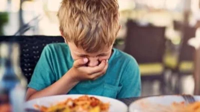 Gıdaların çeşitli organizmalarla kontamine olması sonucu tüketilmesi ve sindirim sistemine