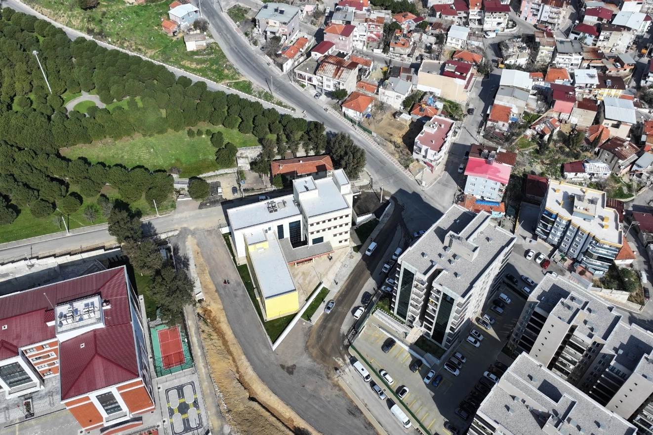 İzmir Büyükşehir Belediyesi, Karabağlar’ın Uzundere semtindeki kentsel dönüşüm alanında projelendirdiği