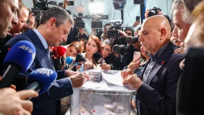 CHP’nin Cumhurbaşkanı adayını belirlemek üzere ön seçime yönelik oy kullanma