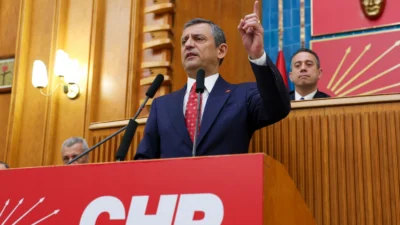 CHP Genel Başkanı Özgür Özel, yaklaşan Ramazan Bayramı’nın “emeklilerin boğazında