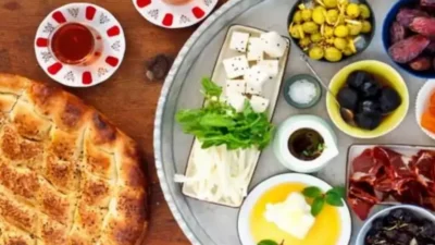 Ramazan’da şekerli tatlıları soframızdan eksik etmiyor, hamurlu gıdalara yöneliyor, mis