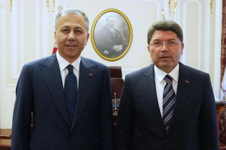 İstanbul Saraçhane’de dün akşam yapılan gösterilerde 6 polis memurunun yaralanması