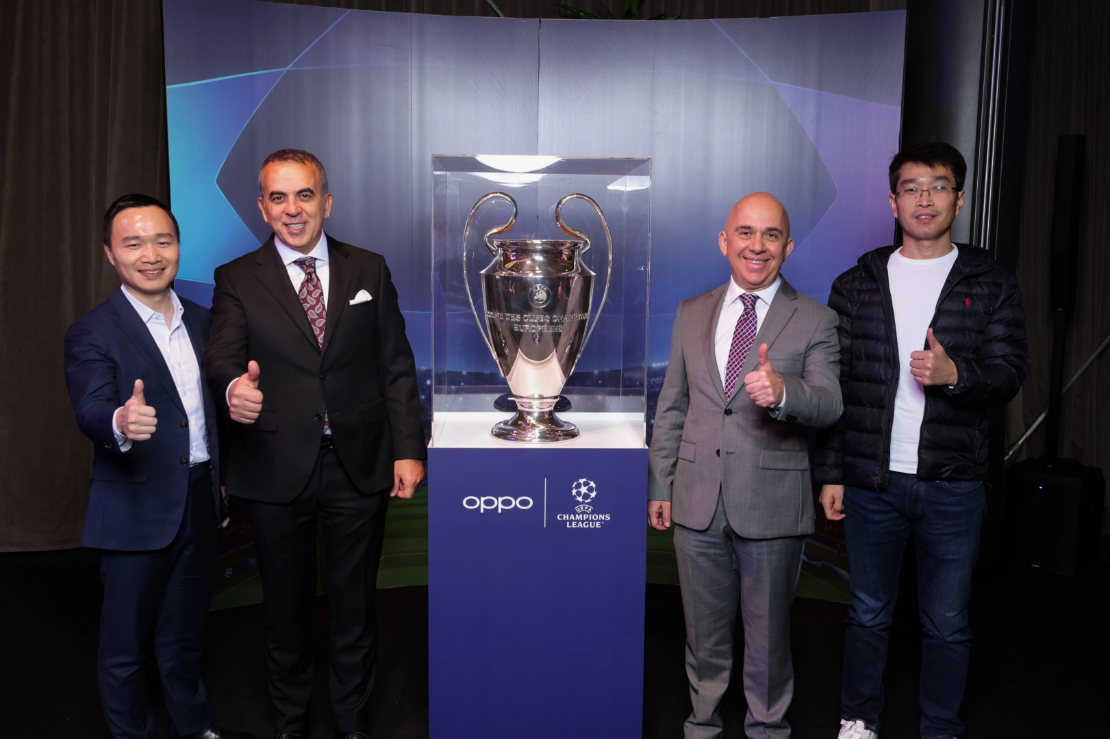 UEFA Şampiyonlar Ligi Kupası, gelişmiş AI fotoğrafçılık özellikleri, güçlü performansı