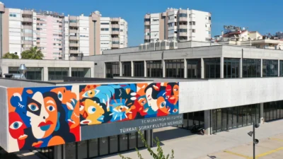 Antalya’da kültür ve sanatın önemli adreslerinden Türkan Şoray Kültür Merkezi,