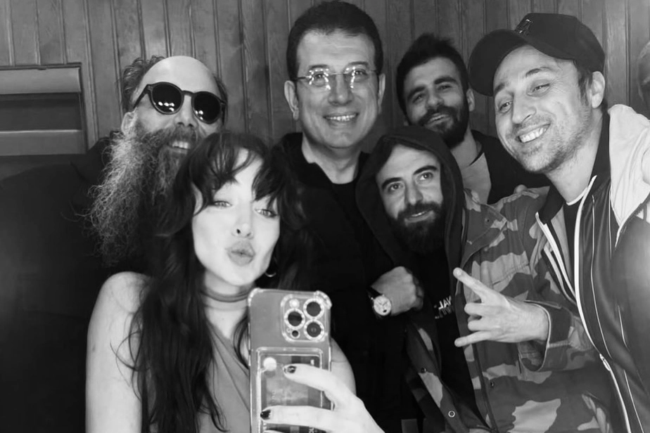 Sanatçı Aybüke Albere, İstanbul Büyükşehir Belediyesi Gençlik Konserleri sonrası Ekrem