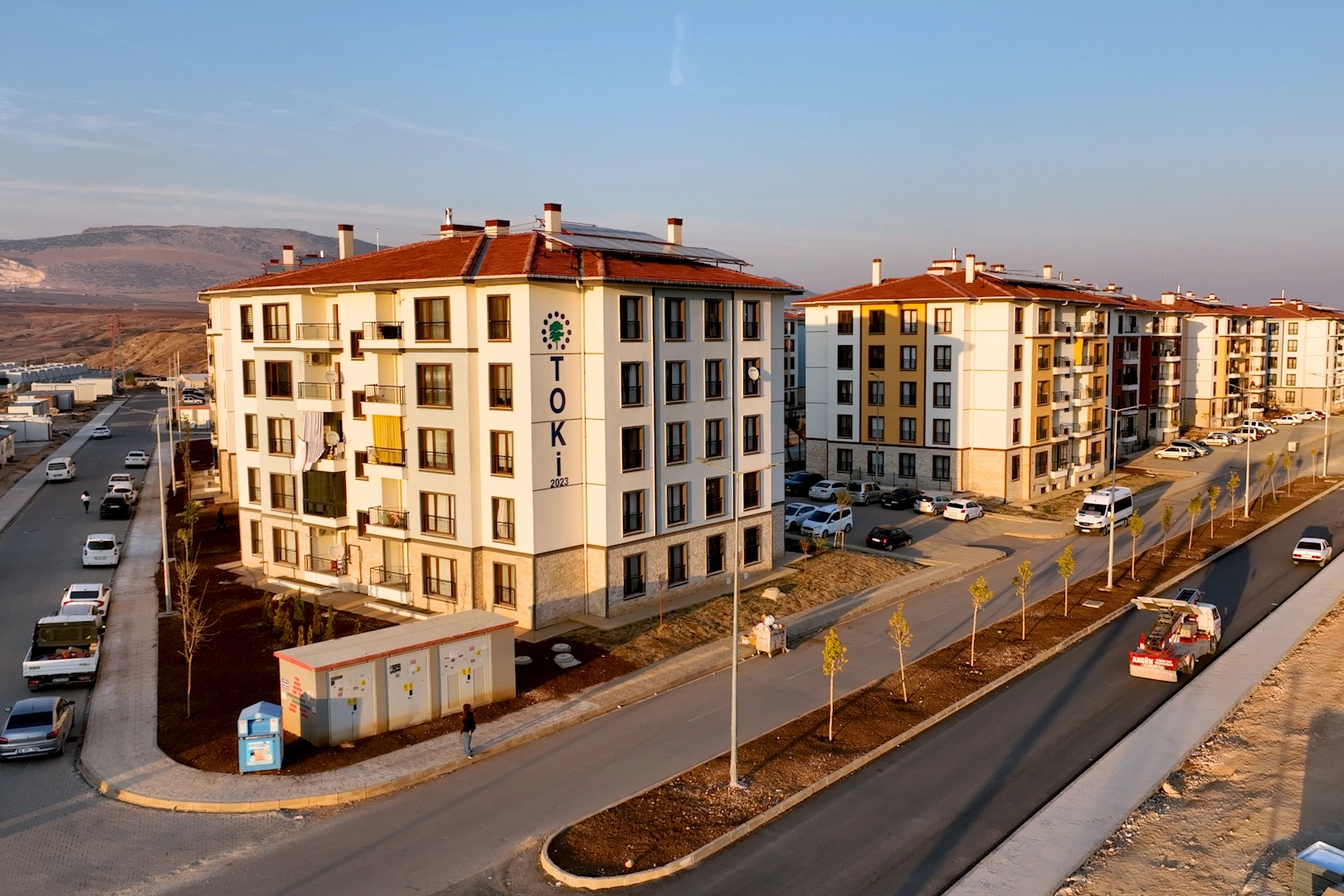 Çevre, Şehircilik ve İklim Değişikliği Bakanı Murat Kurum, Adıyamanlı depremzede