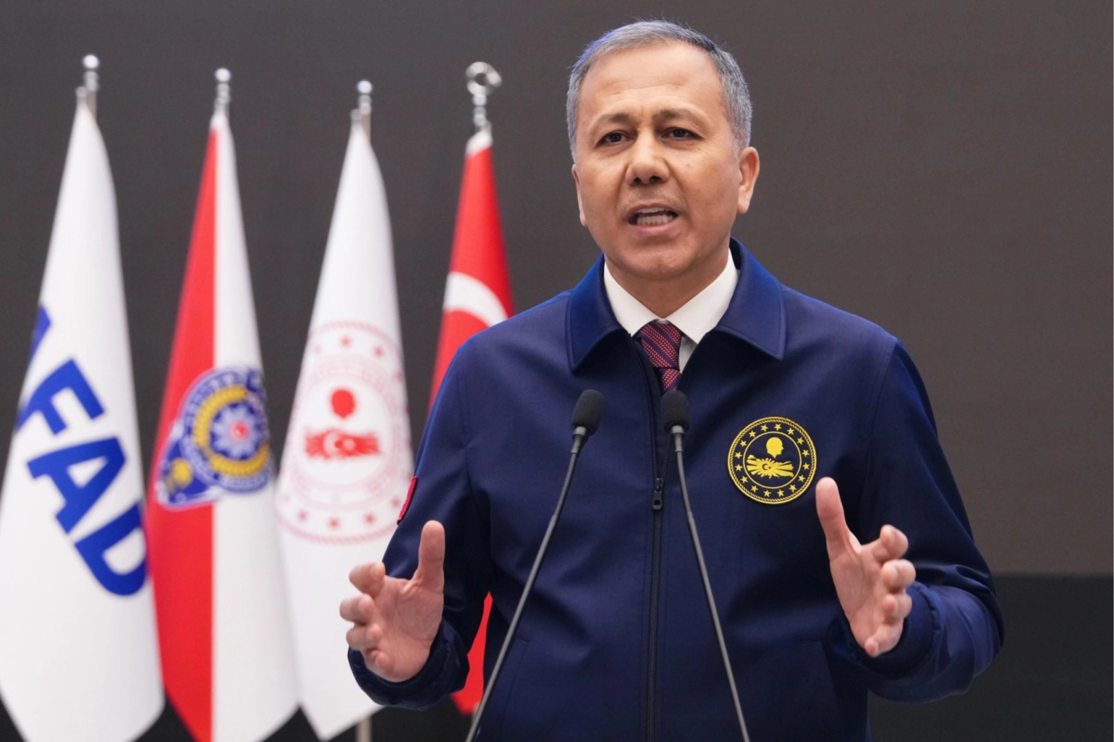 İçişleri Bakanı Ali Yerlikaya, sosyal medya hesabından yaptığı paylaşımda, uyuşturucuyla