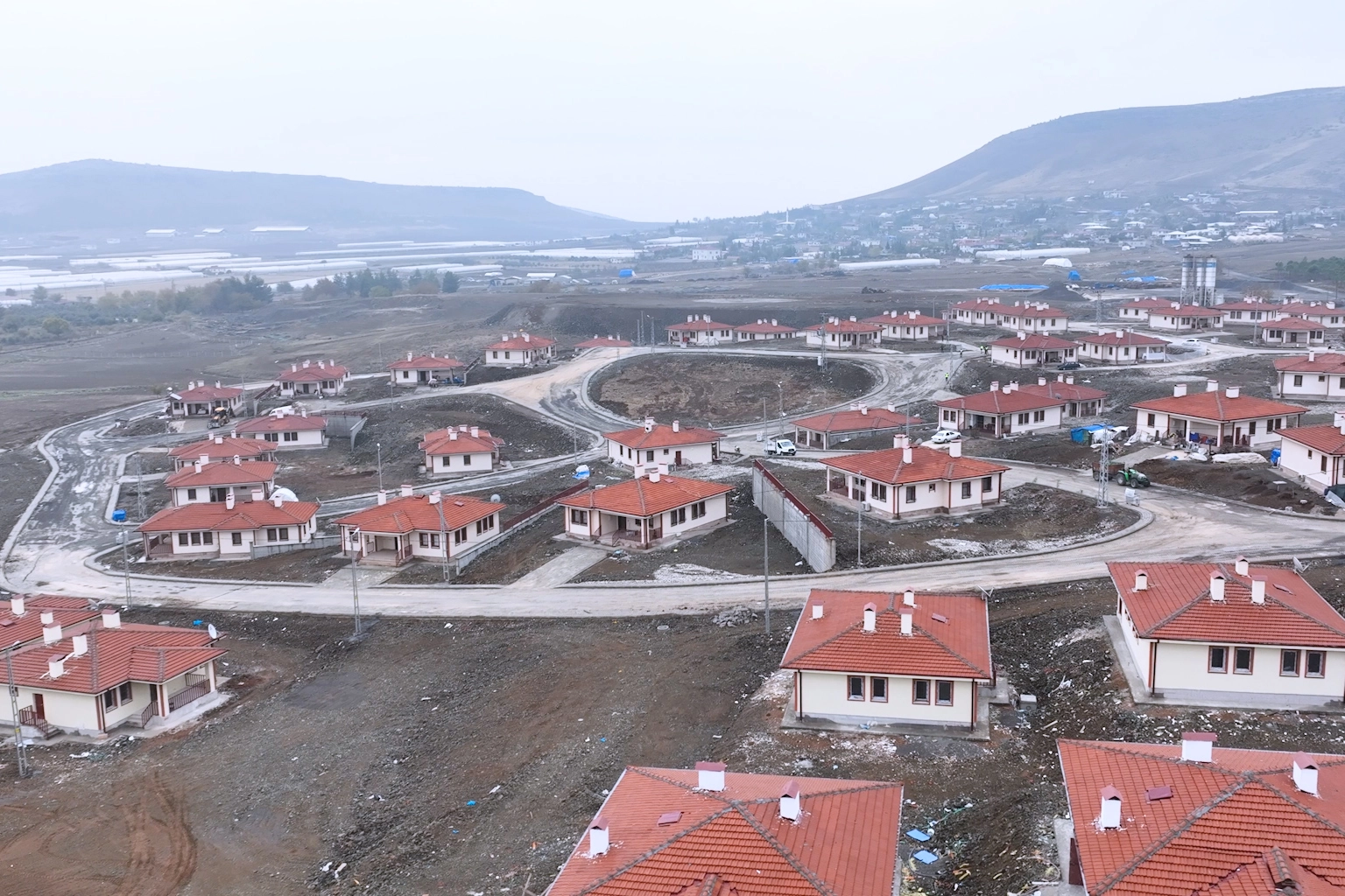 Çevre, Şehircilik ve İklim Değişikliği Bakanı Murat Kurum, 10 binden